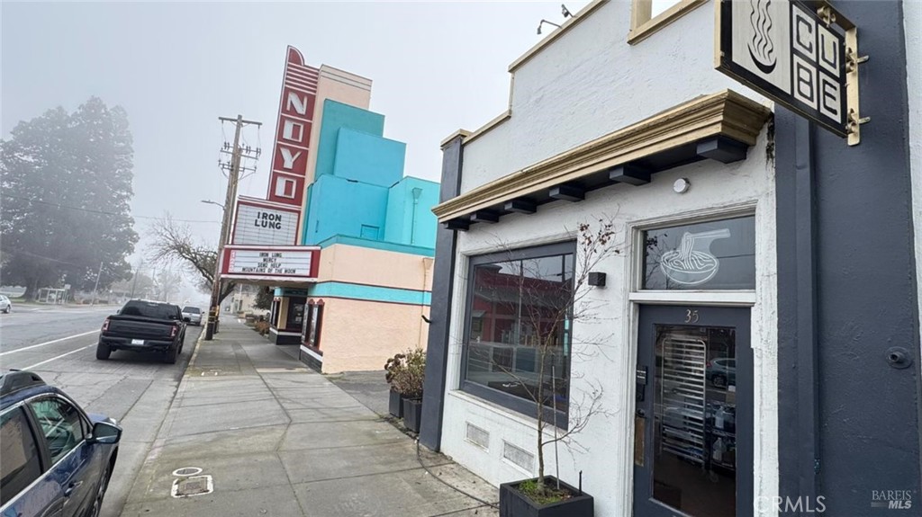 35 E Commercial Property Photo 18