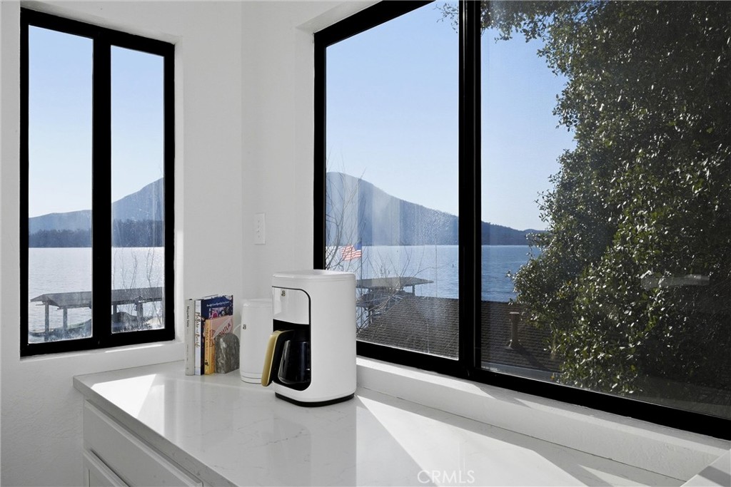 10727 E Highway 20 Property Photo 13