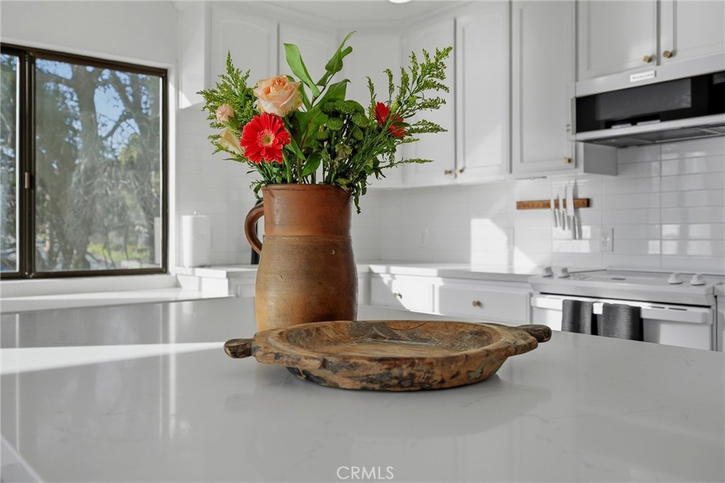 10727 E Highway 20 Property Photo 23