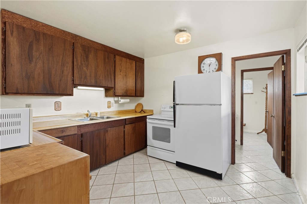 37043 Omega Property Photo 7