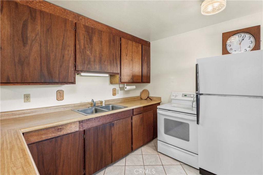37043 Omega Property Photo 8