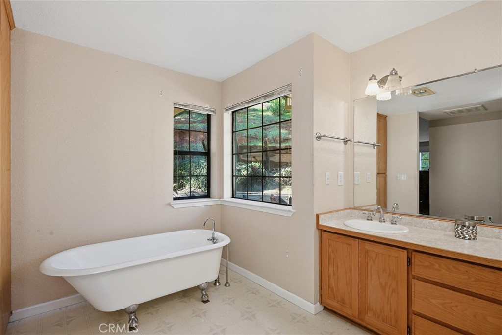 3469 Greenwood Property Photo 20