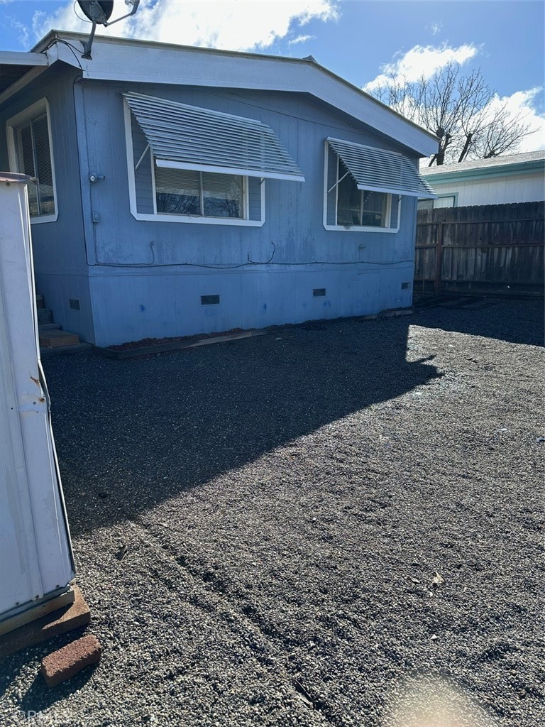 13925 Walnut Property Photo 3