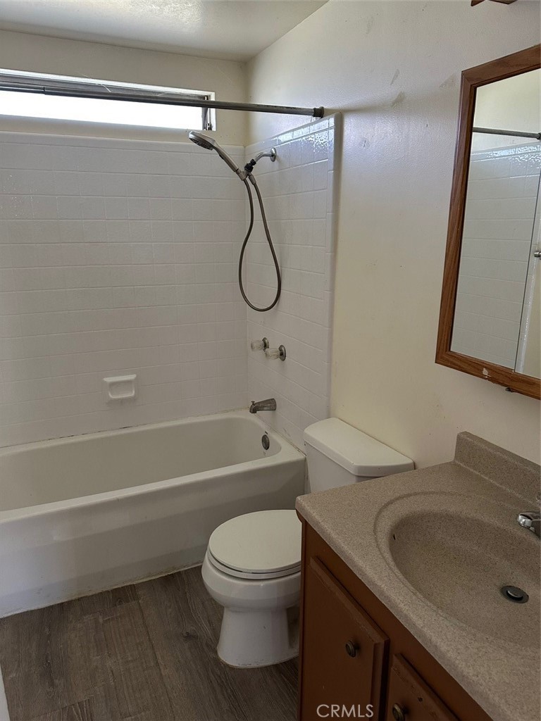 13925 Walnut Property Photo 8