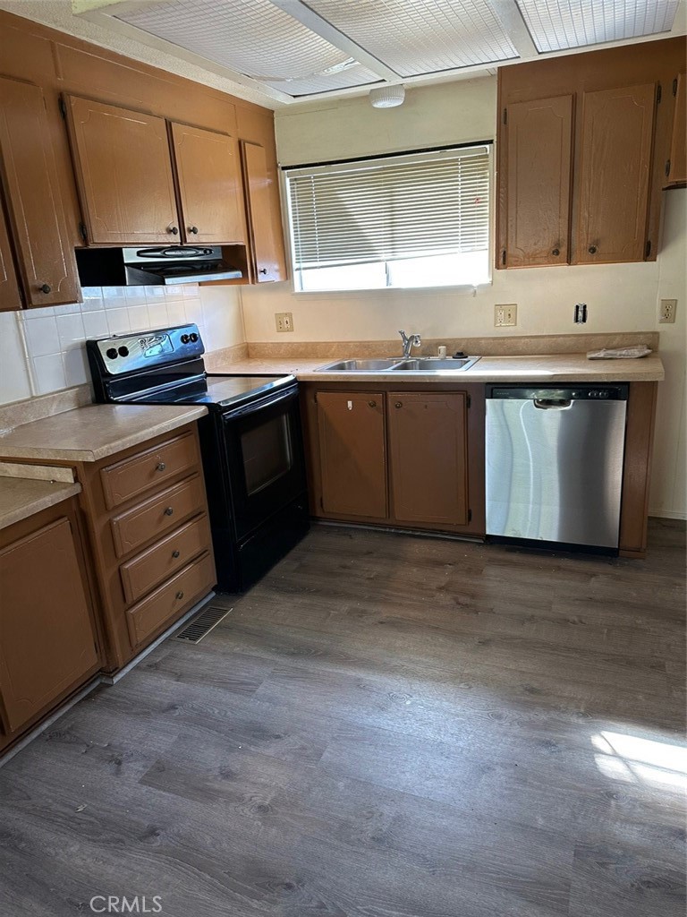 13925 Walnut Property Photo 13