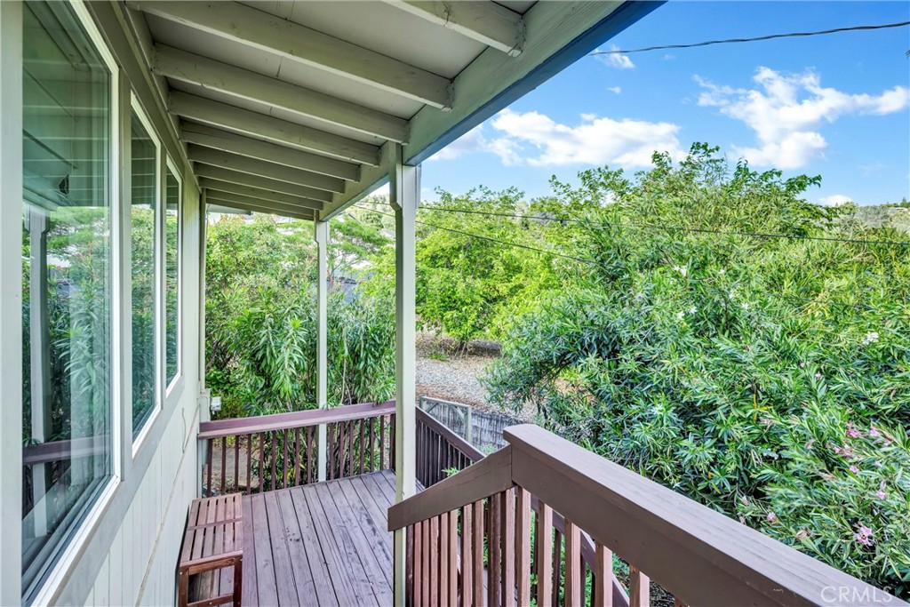 18528 North Shore Drive Property Photo 10
