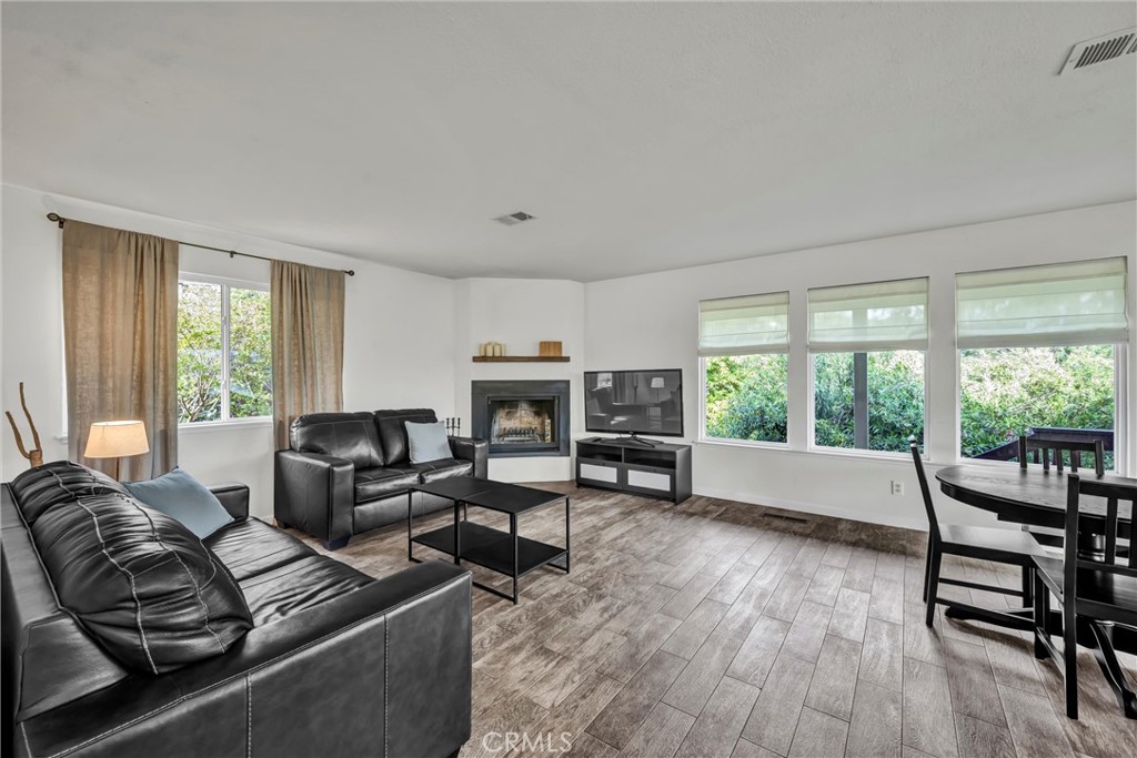 18528 North Shore Drive Property Photo 13