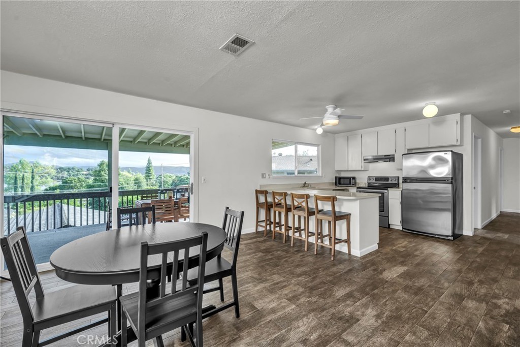 18528 North Shore Drive Property Photo 14