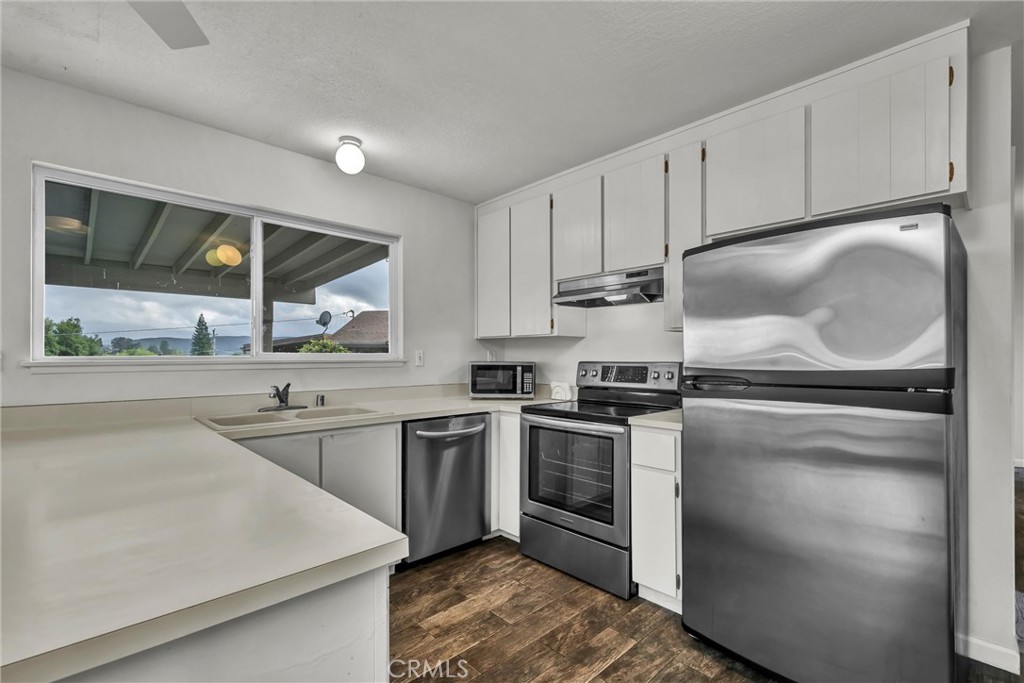 18528 North Shore Drive Property Photo 17