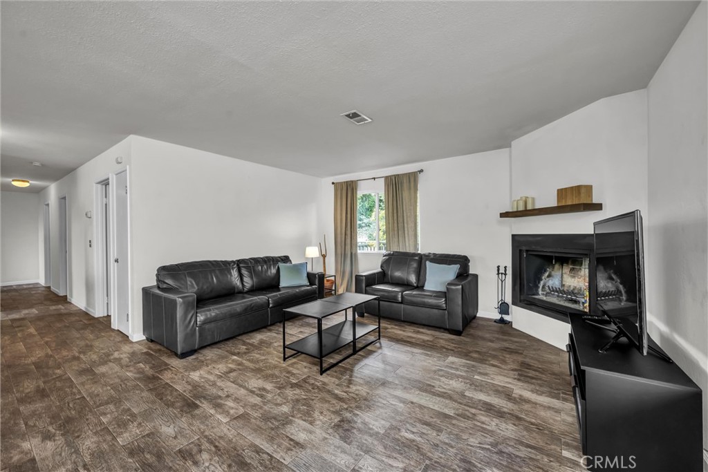 18528 North Shore Drive Property Photo 20
