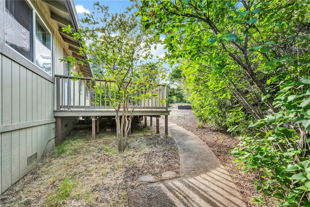 18528 North Shore Drive Property Photo 38