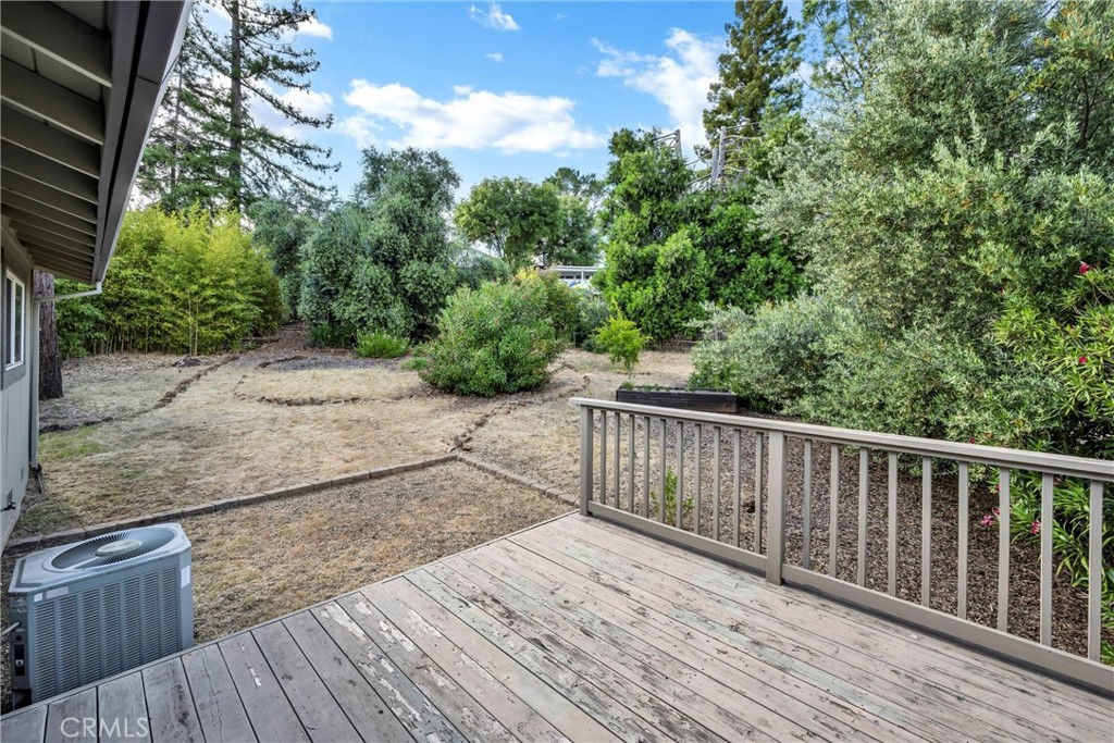 18528 North Shore Drive Property Photo 39