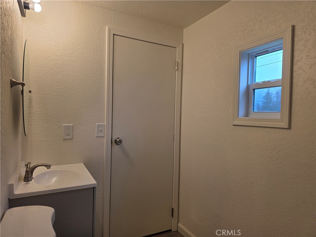 5330 Lakeshore 9 Property Photo 15