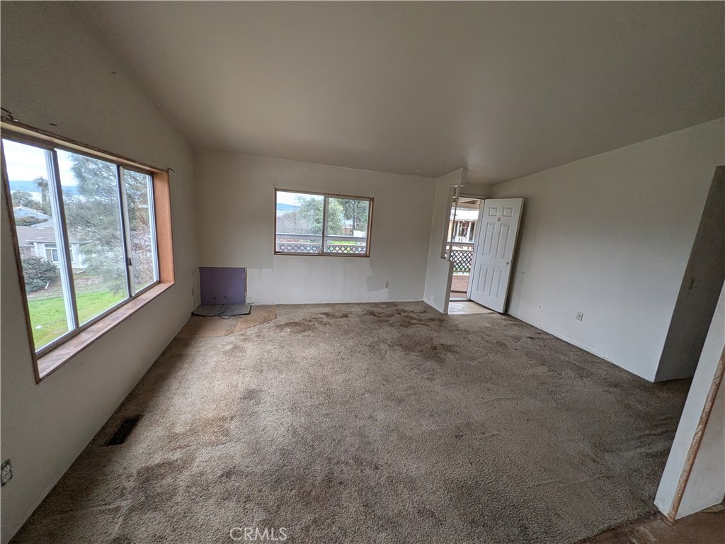 4367 Lakeview Terrace Property Photo 4