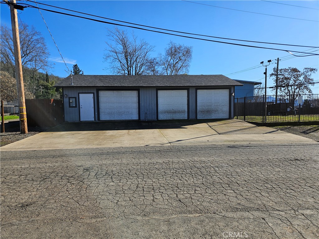 6320 Highway 20 E 1 Property Photo 1