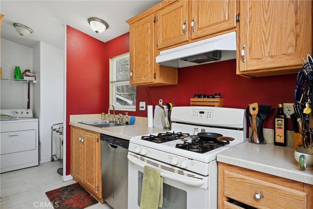 15560 20th Avenue Property Photo 6
