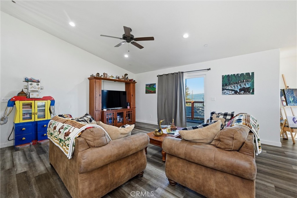 9786 Pinon Way Property Photo 6