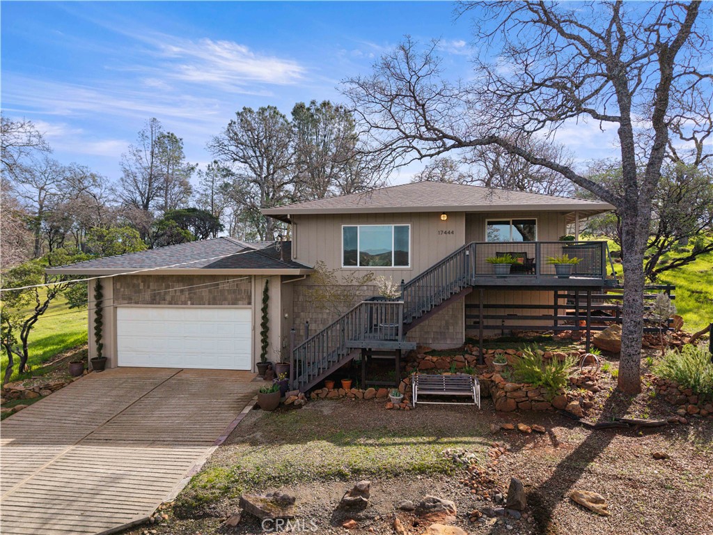 17444 Meadow View Drive Property Photo 1