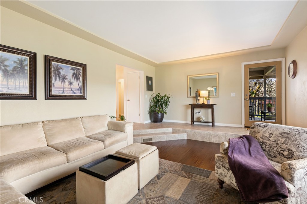 17444 Meadow View Drive Property Photo 8