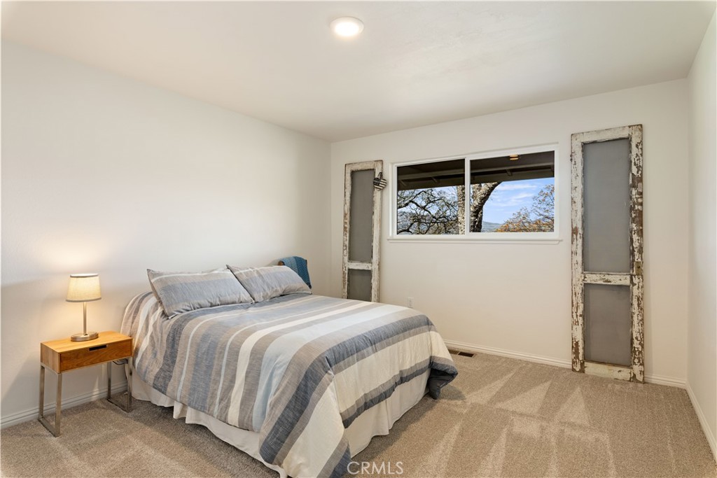 17444 Meadow View Drive Property Photo 17