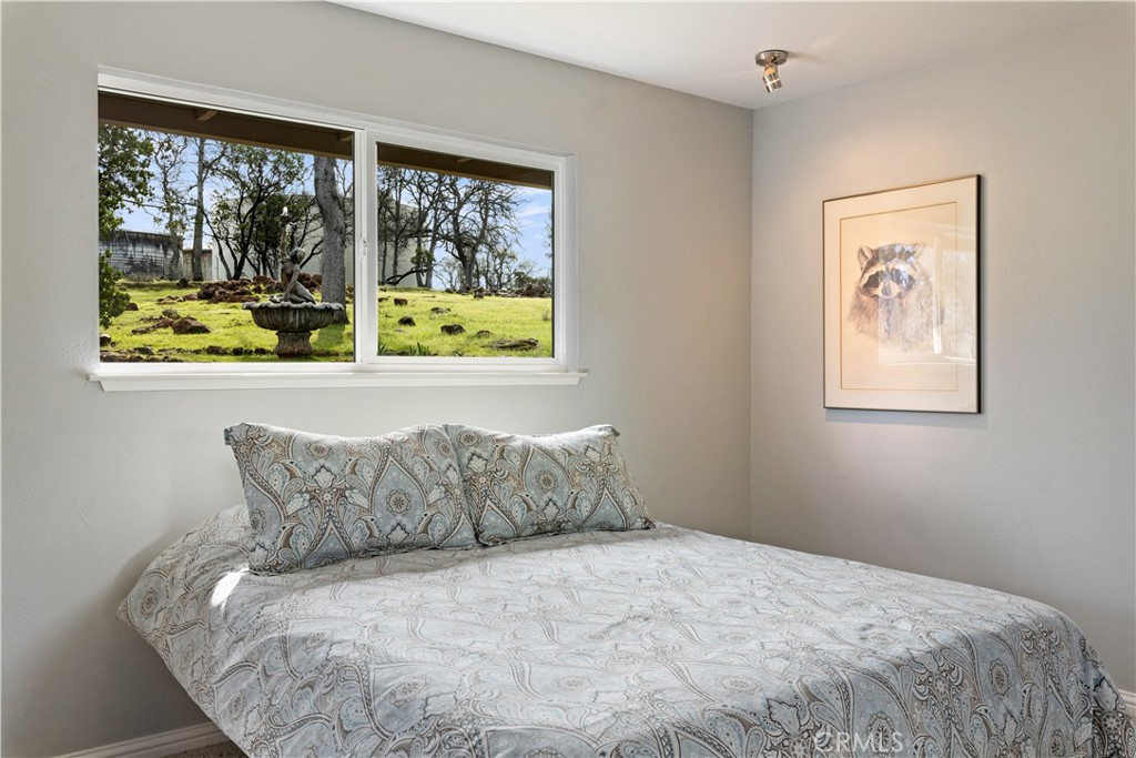 17444 Meadow View Drive Property Photo 25