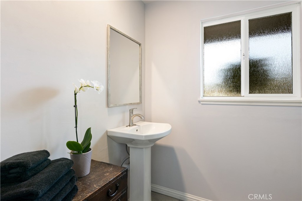17444 Meadow View Drive Property Photo 27