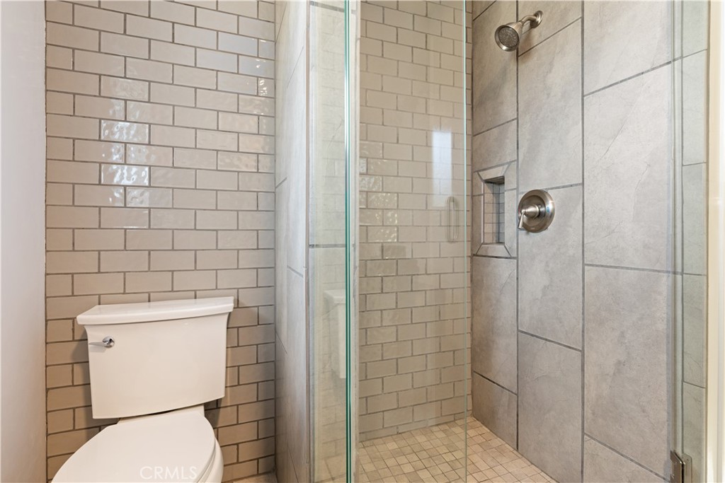 17444 Meadow View Drive Property Photo 28