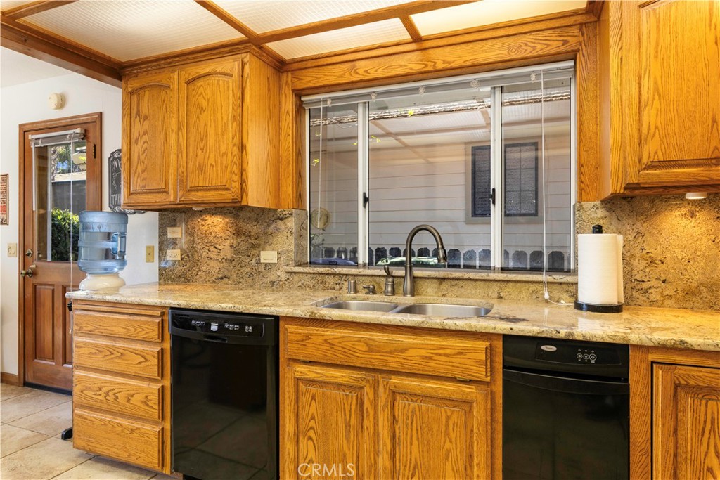 8581 Paradise Valley Boulevard Property Photo 19