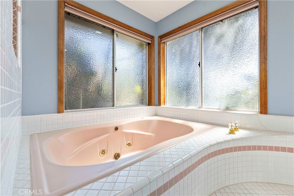 8581 Paradise Valley Boulevard Property Photo 38