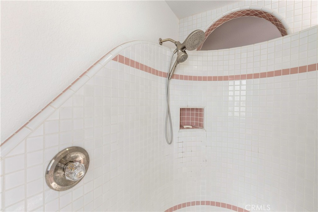 8581 Paradise Valley Boulevard Property Photo 40