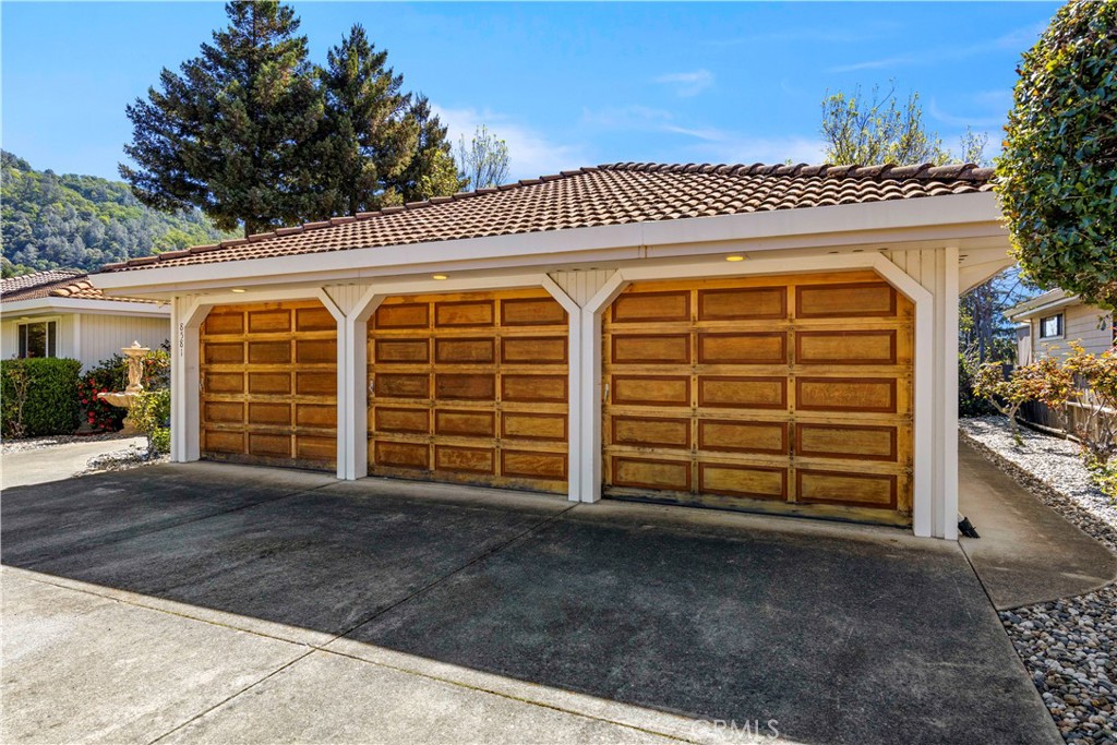 8581 Paradise Valley Boulevard Property Photo 42