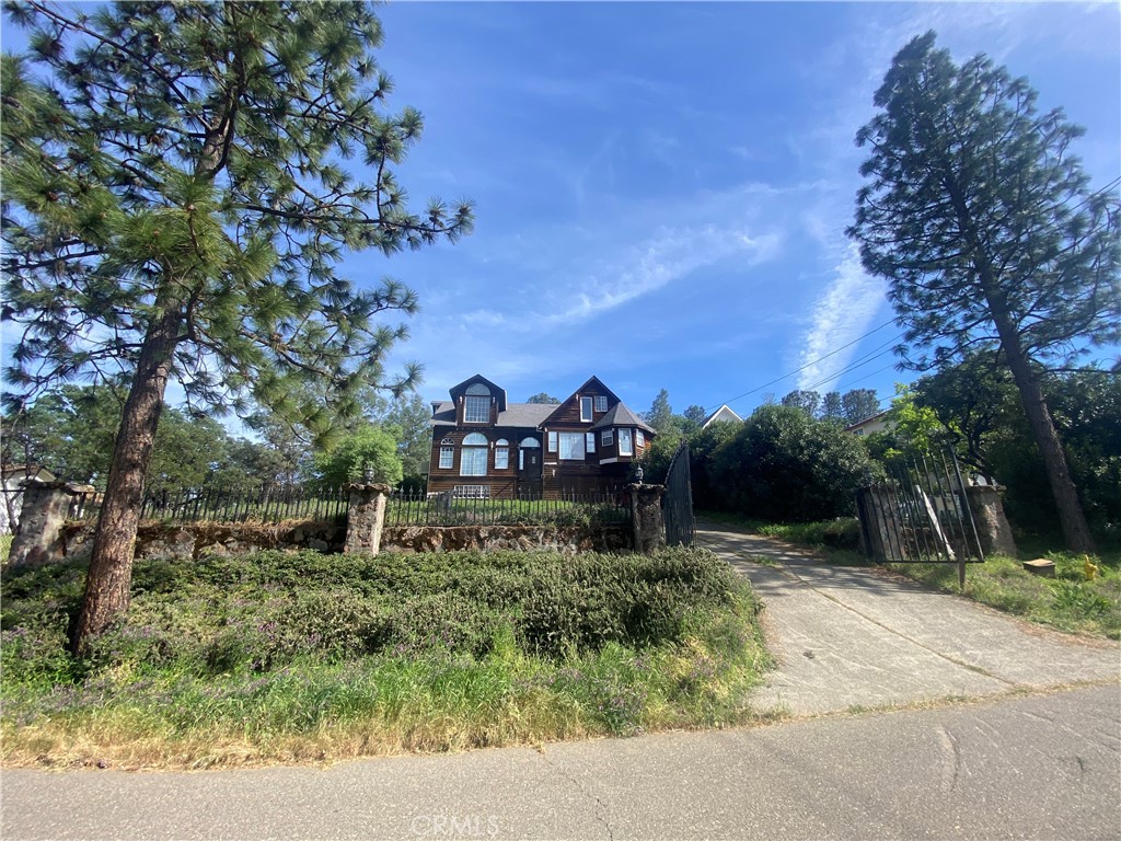 17396 Meadow View Property Photo 1