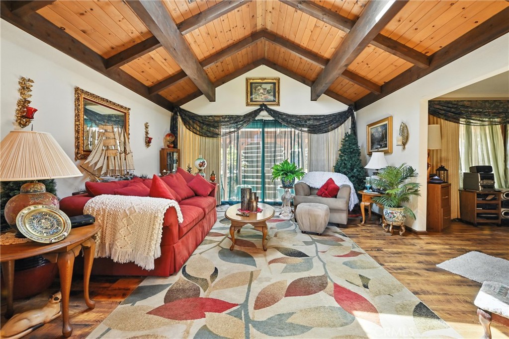 3663 Crestwood Drive Property Photo 4
