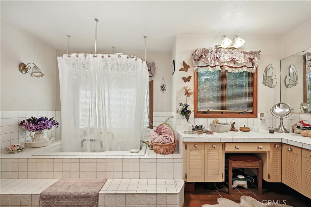 3663 Crestwood Drive Property Photo 9