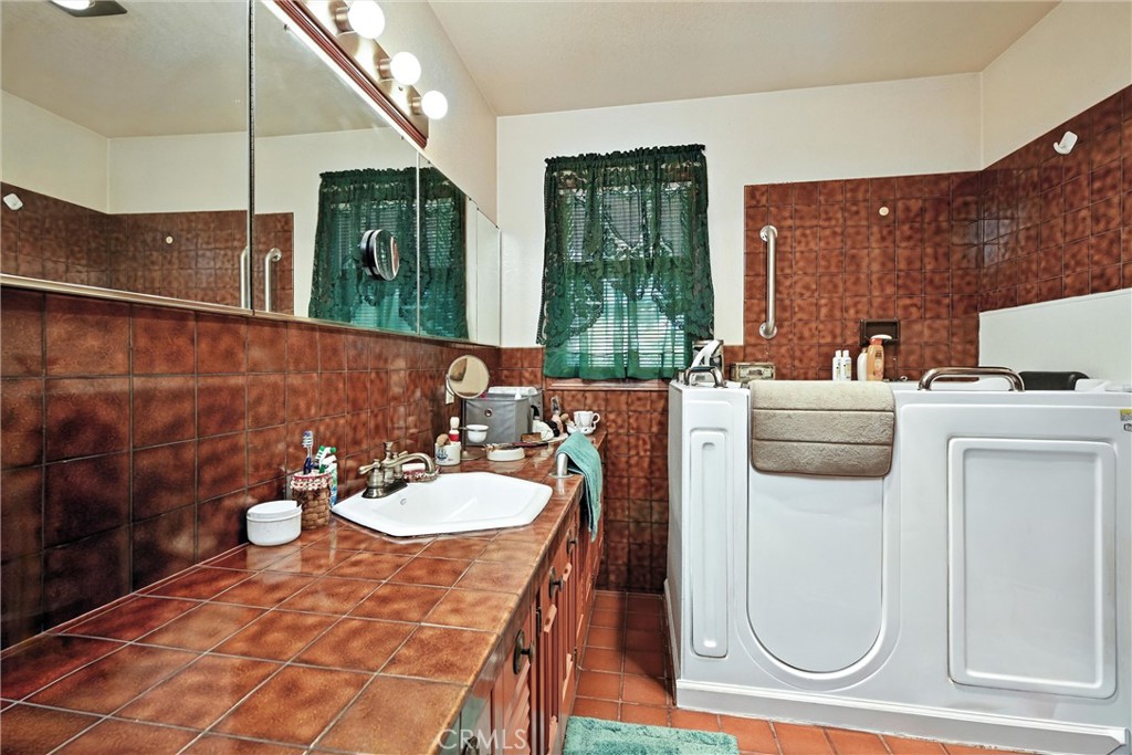 3663 Crestwood Drive Property Photo 13