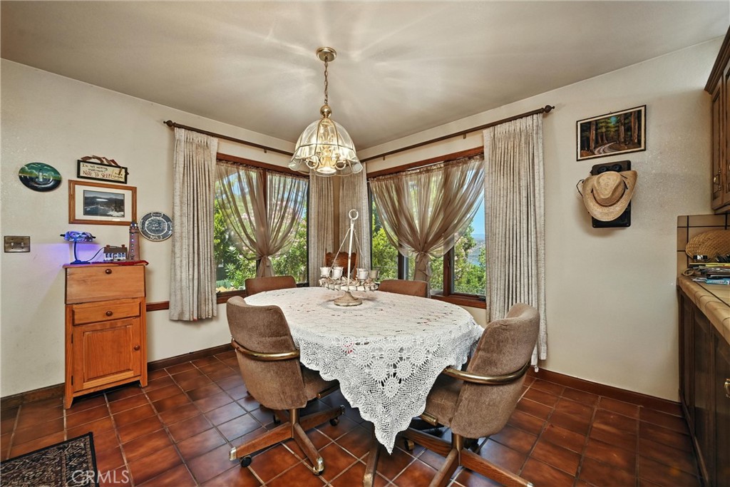3663 Crestwood Drive Property Photo 17