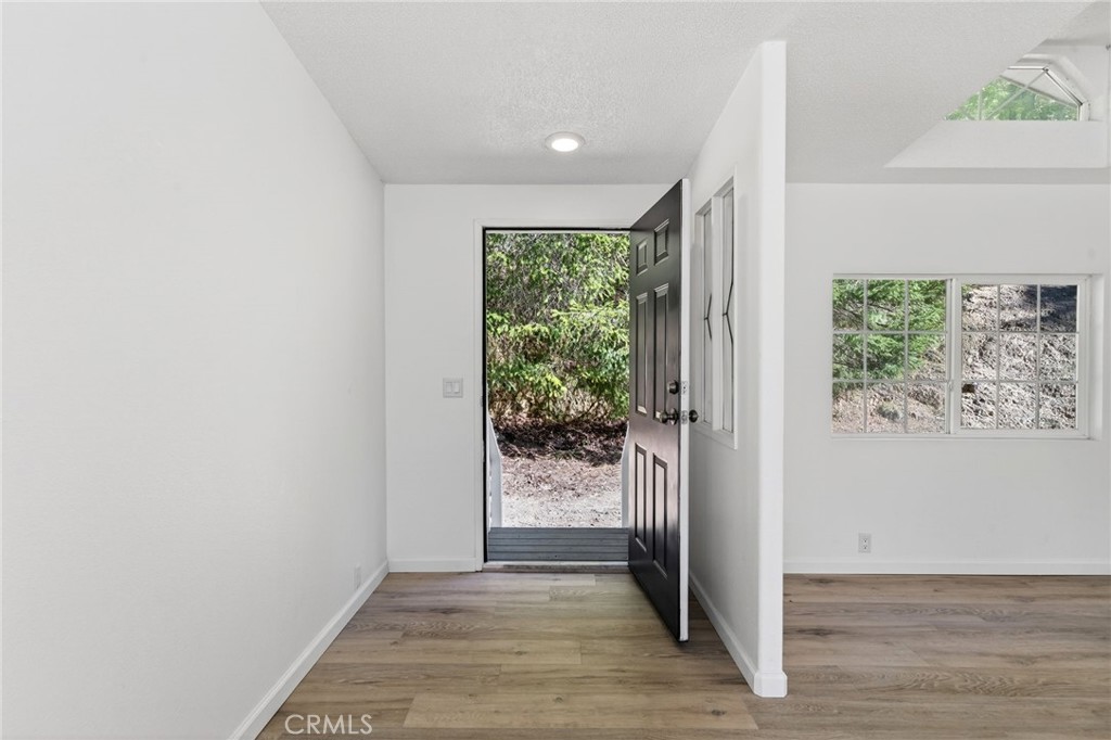 40421 Mountain View Road Property Photo 3