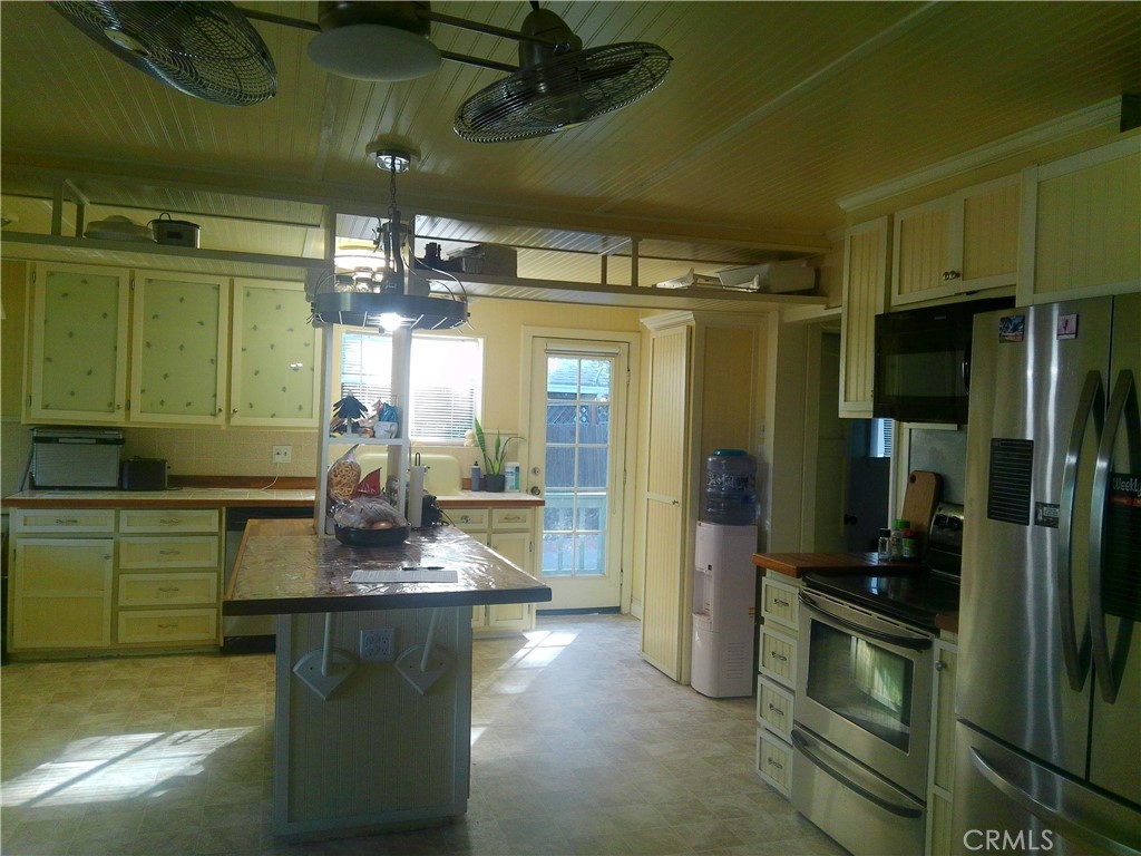 6537 Forestview Dr Property Photo 4