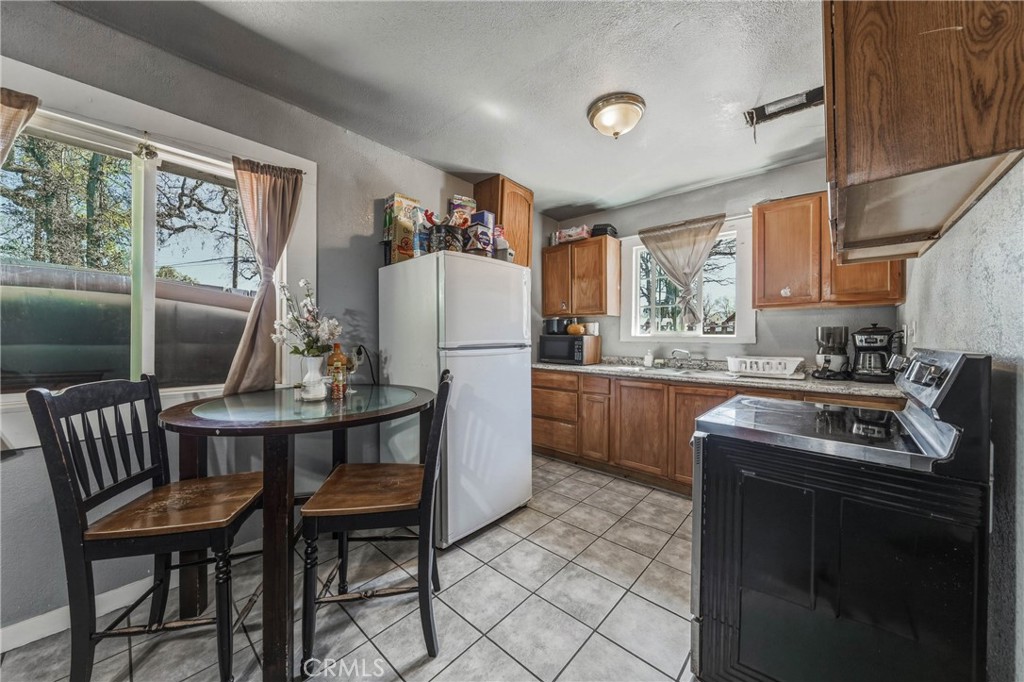 3676 Madrone Property Photo 9
