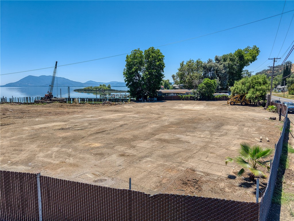 4270 Lakeshore Boulevard Property Photo 2