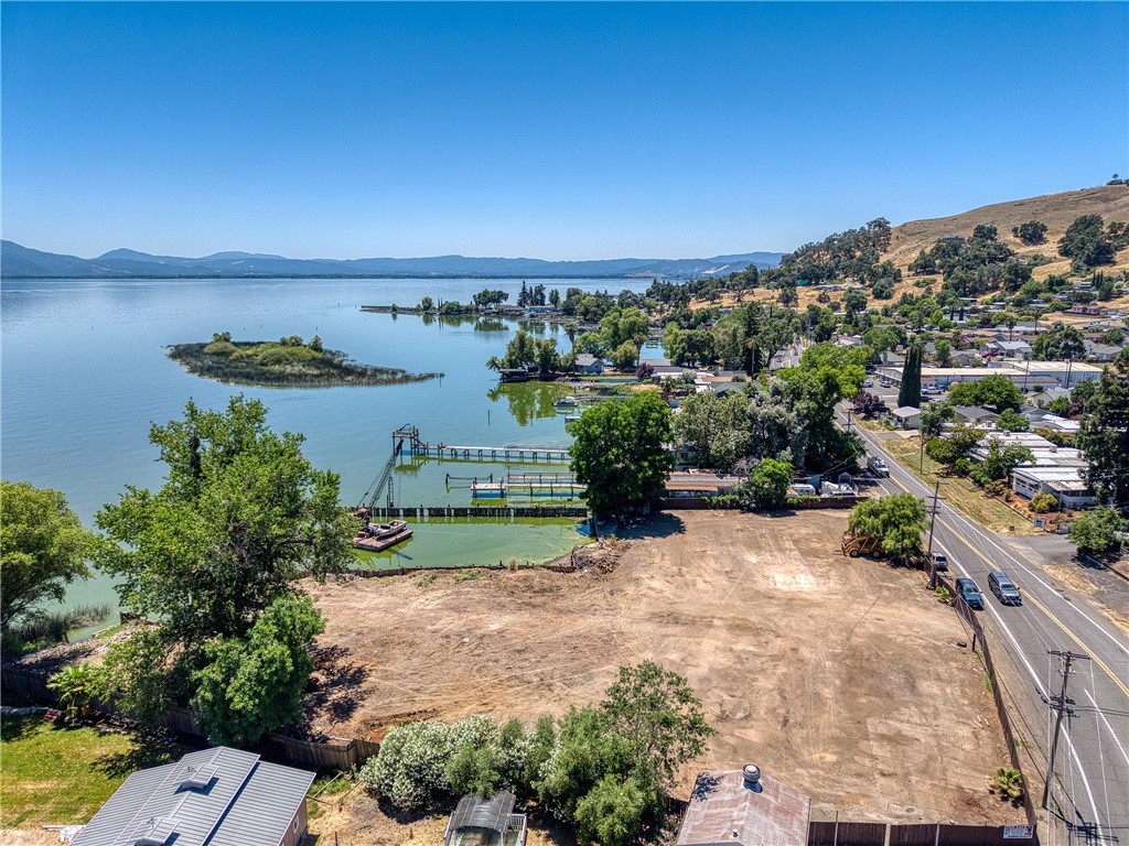 4270 Lakeshore Boulevard Property Photo 5