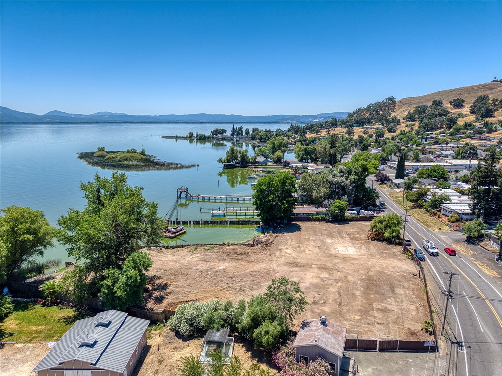4270 Lakeshore Boulevard Property Photo 6