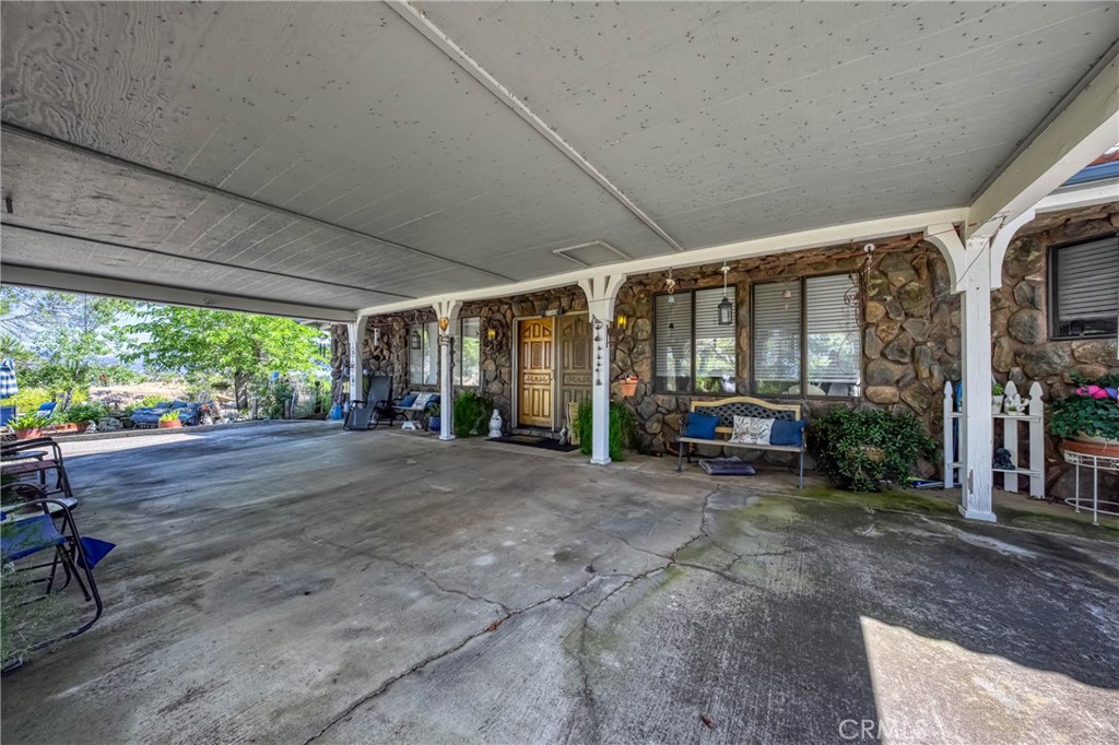 460 Lake Vista Drive Property Photo 5