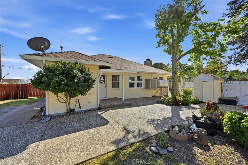 3440 Beach Property Photo 1