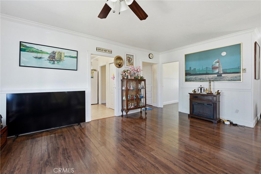 3440 Beach Property Photo 7