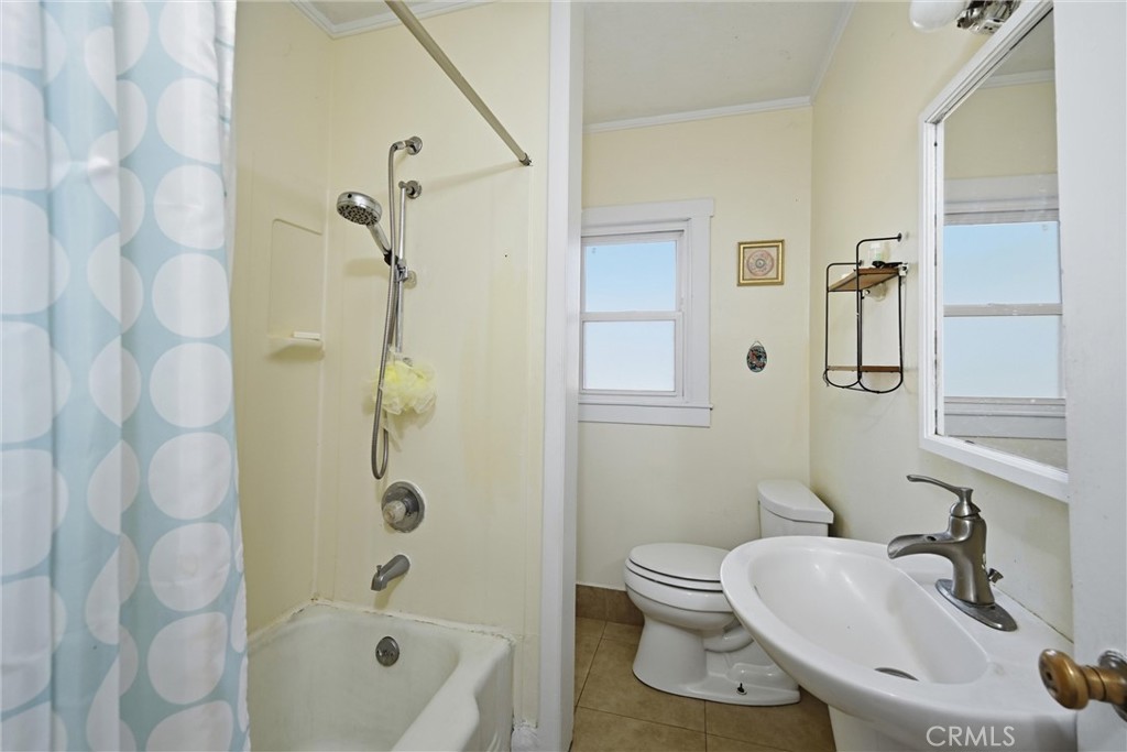3440 Beach Property Photo 14