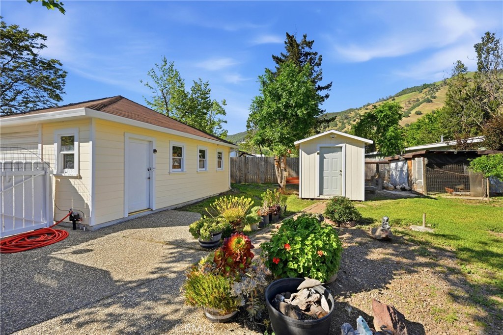 3440 Beach Property Photo 25