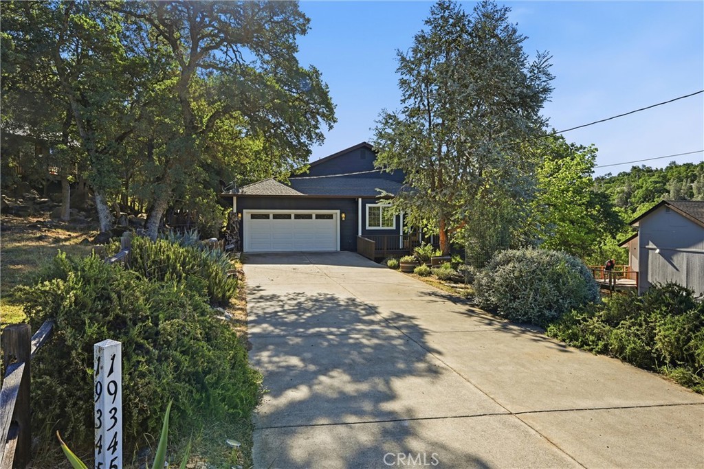 19345 Moon Ridge Property Photo 3