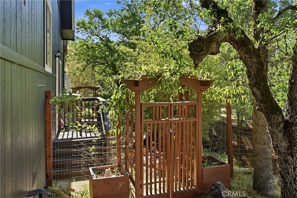 19345 Moon Ridge Property Photo 5