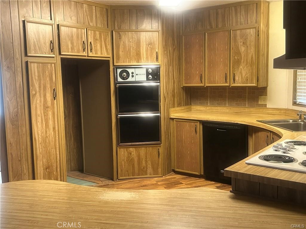 6773 Sayre Property Photo 5
